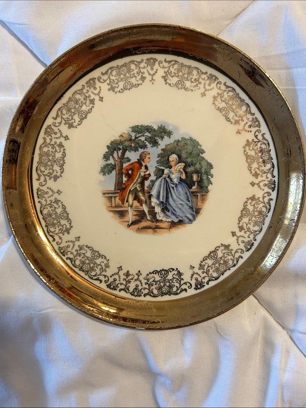 Sabin Gold-Rimmed Decorative Plate with  Couple